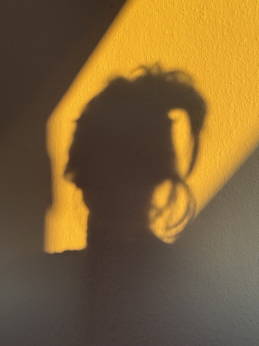 Die blinden Flecken der Projektion: Warum manche Menschen immer andere verantwortlich machen